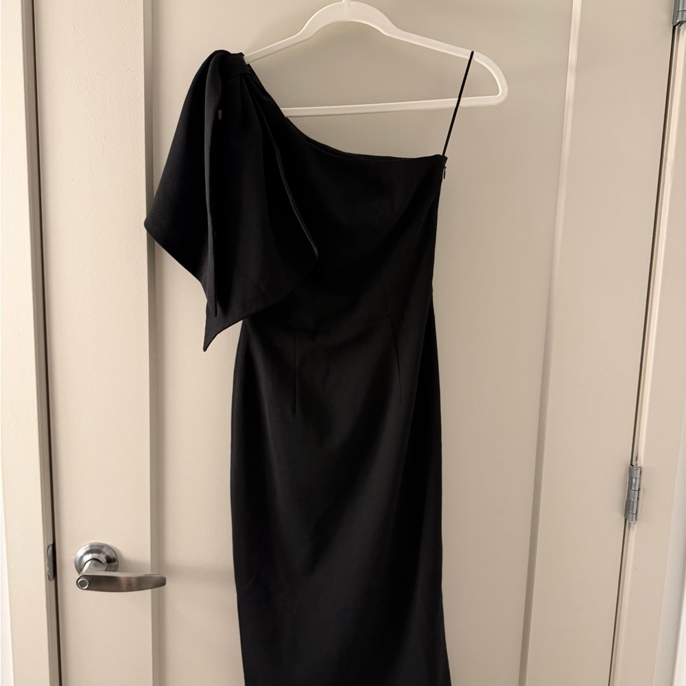 Dress the Population One-Shoulder Black Cocktail Dress with Draped Sleeve